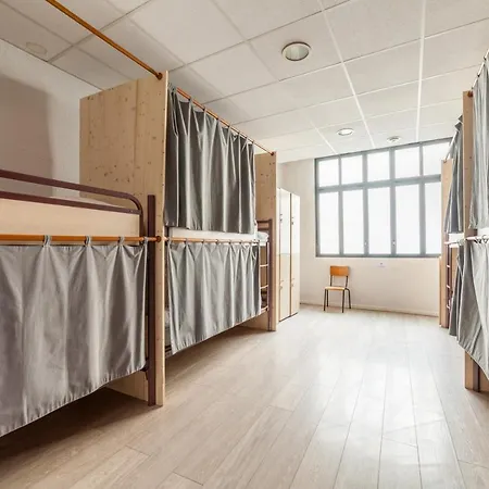 אכסניה Alter'hostel ליון