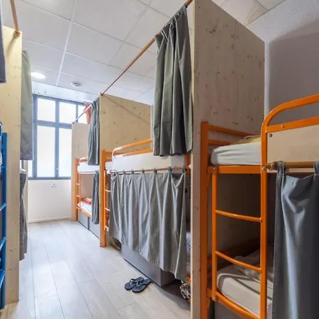 Auberge de jeunesse Alter'hostel *
