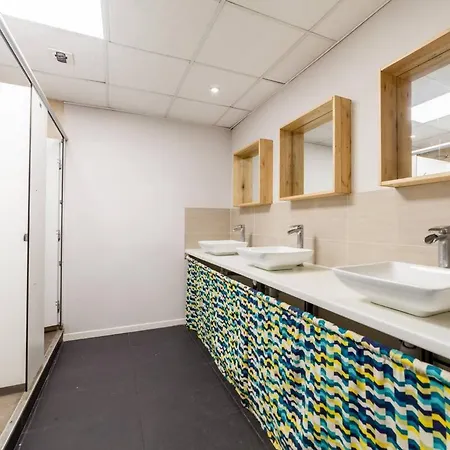 アルターホステル *