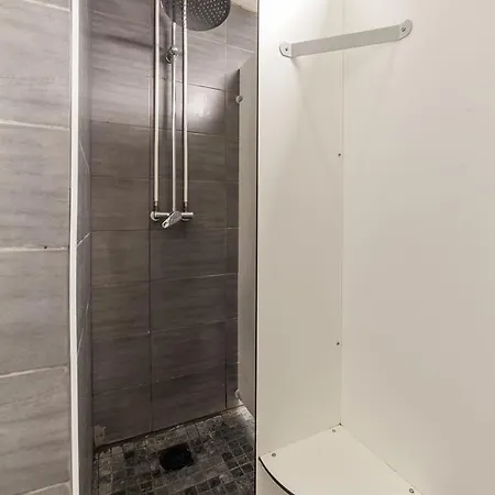 アルターホステル *